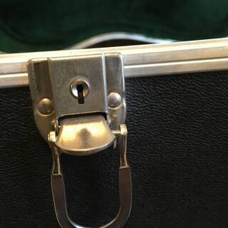 手渡し限定・マーチン純正 ハードケース ☆ ドレッドノート対応