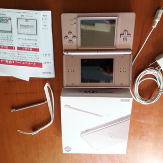 ニンテンドー　DS Lite メタリックロゼ　