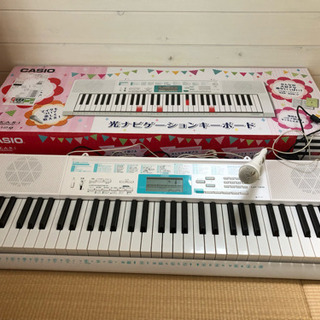商談中 CASIO LK-128 光ナビゲーション キーボード ピアノ