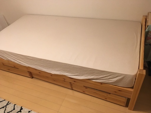 無印良品　パイン材　シングルベッド　ベッド下収納付き