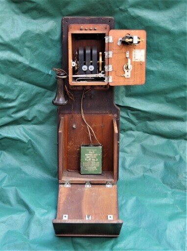 デルビル磁石式壁掛木製電話機 安立電気株式会社 - その他 