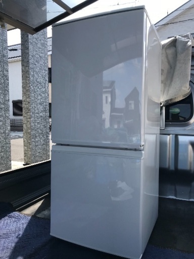 取引中2015年製シャープ冷凍冷蔵庫ホワイト137L美品。千葉県内配送無料。設置無料。