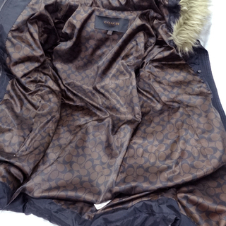 使用感少なめ◎COACH コーチ ファー付 ダウンコート ブラック S 裏地シグネチャー/レディース 