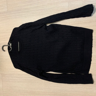 黒のセーター