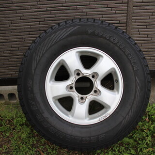 トヨタ　ランドクルーザー100純正16インチアルミホイール４本セット（スタッドレス付） トヨタ ランドクルーザー100純正16インチアルミホイール4本セット