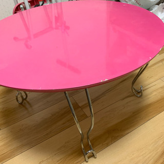 赤色、折り畳みテーブル