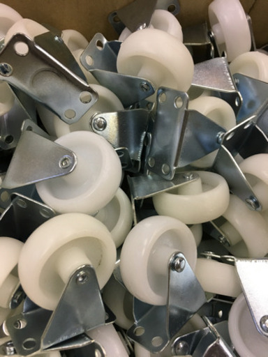 キャスター4個で100円 家具用キャスター ワゴンや棚などdiyにどうぞ Instagramフォロワー特典値引きあり 東大阪dept 徳庵の収納 家具の中古あげます 譲ります ジモティーで不用品の処分