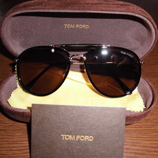 ＴＯＭ　ＦＯＲＤ最新サングラス（真贋？）