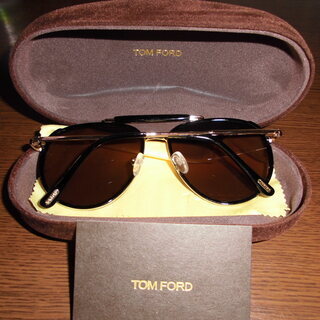 ＴＯＭ　ＦＯＲＤ最新サングラス（真贋？）