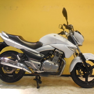 最終売り切り!  SUZUKI GSR250 白　 現状中古車！　 即渡し可  全車大幅値下げ エンジン始動OK 消費者還元事業対象店舗　在庫入替一掃