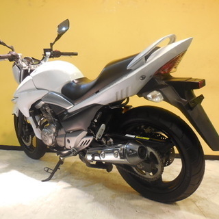 最終売り切り!  SUZUKI GSR250 白　 現状中古車！　 即渡し可  全車大幅値下げ エンジン始動OK 消費者還元事業対象店舗　在庫入替一掃