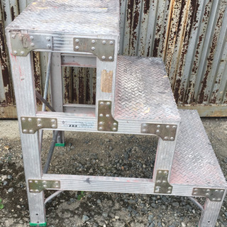 中古品 直接取引歓迎 ナカオ 社製 Ｇ型 作業用踏台G-093 高さ900横幅600奥行き820 縞板 アルミ製 中古品 直接取引歓迎 ナカオ 社製 G型 作業用踏台G-093 高