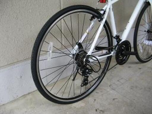 新品大特価〕アルミフレーク製クロスバイク（アルベルジュ700