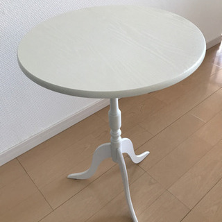 ネコ脚 かわいいテーブル