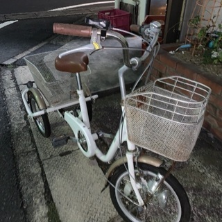 三輪自転車  高齢者