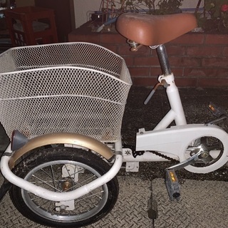 三輪自転車  高齢者