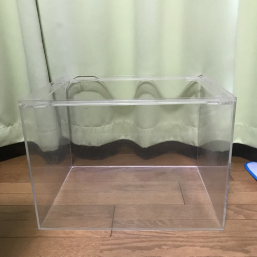アクリル水槽美品