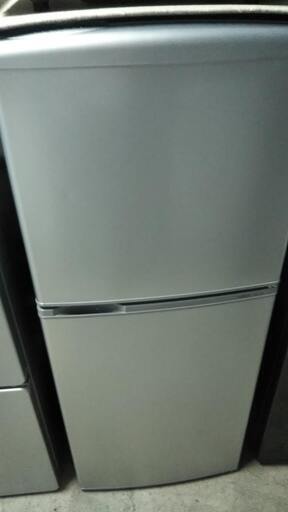 ２ドア冷蔵庫　AQUA　２０１４年製　１３７L