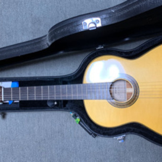 クラシックギターヤマハCG-201Sです。