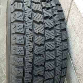 スタッドレスタイヤ ホイール付4本セットエクストレイルの方は是非！