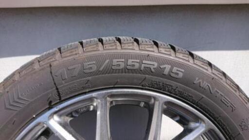 【中古】momoスタッドレスタイヤ(社外製ホイール付き)  175/55R15