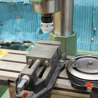 卓上ボール盤兼フライス盤　BELLMEX LC-20A 100/200V  工場 DIY 小型 希少品 美品　(10ED3399wYGG) 卓上ボール盤兼フライス盤 BELLMEX LC-20A 100/200V 工場 DIY 小型