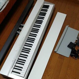 引渡先決定済 電子ピアノ CASIO PX-130 脚付き