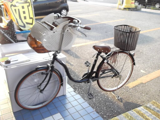ID:G894529　自転車（ママチャリ）２６インチ３段ギア子供乗せるかご付　少しさびがあります