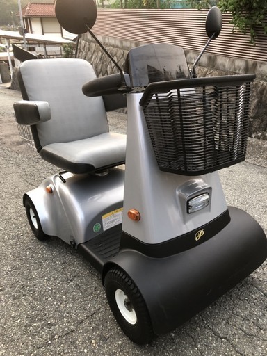 ☆彡 4輪タイプの電動車いす。セニアカー・シニアカー!!!ご近所は配達無料!!! 完全整備済み!!!程度極上!!!