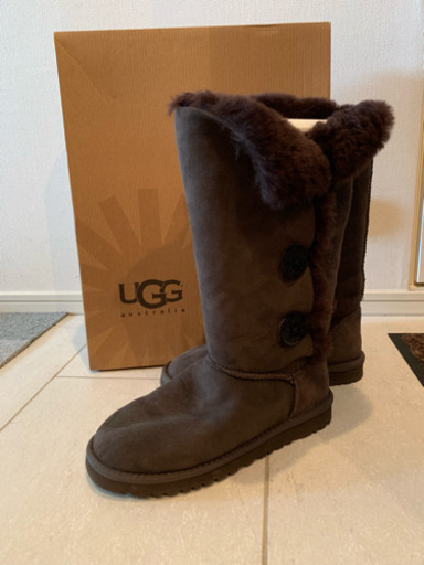 UGG AUSTRALIA - 着用数回 極美品 アグ ベイリーボタントリプレット