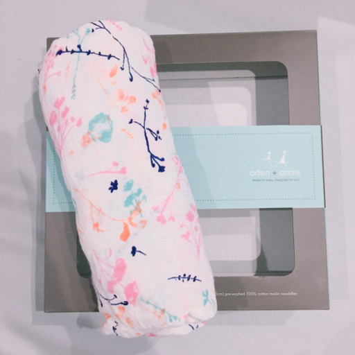 新品♡ エイデン＆アネイ  おくるみ