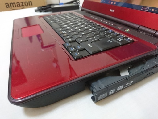 取引中】 大画面・ブルーレイ搭載 綺麗なレッド NEC Lavie Windows10