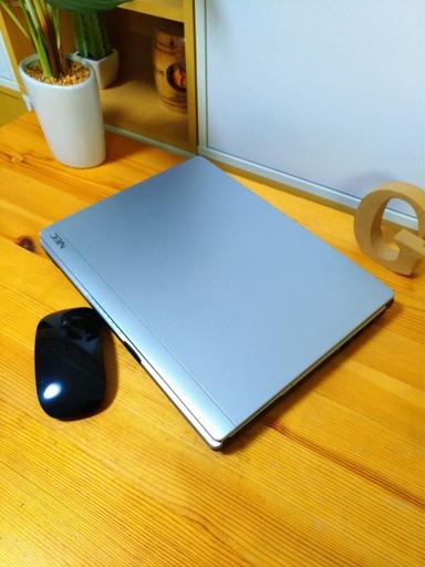 超高性能corei7メモリ8G♪　高速SSD250G！　NEC　VersaPro　12.1インチのコンパクト軽量で持ち運びが便利☆　　最新Windows10　64Bit　　綺麗なシルバー　12.1インチ　マウス付き 　ノートパソコン　無線LAN　Wi-Fi対応 　DVDドライブ