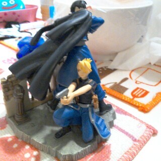 プレミア!ハガレン(鋼の錬金術師)マスタング＆ホークアイフィギュア!