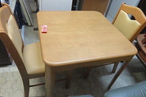 食卓テーブル　椅子2客付き