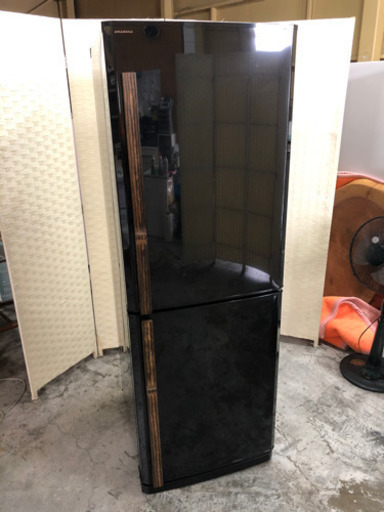 値下げ‼️シックでお洒落な人気の黒の2ドア冷蔵庫