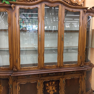 10/8東区和白   定価1,290,000    西洋アンティークキャビネット    オシャレ  高級感   綺麗   存在感のある収納キャビネット
