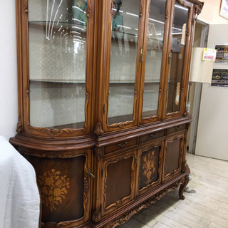 10/8東区和白   定価1,290,000    西洋アンティークキャビネット    オシャレ  高級感   綺麗   存在感のある収納キャビネット