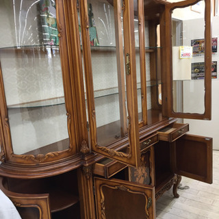 10/8東区和白   定価1,290,000    西洋アンティークキャビネット    オシャレ  高級感   綺麗   存在感のある収納キャビネット