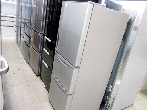安心の1年保証付！HITACHI(日立)2016年製の355L 3ドア冷蔵庫です！