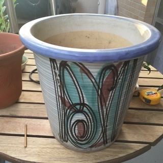 陶器の鉢１（ガーデニング用品）