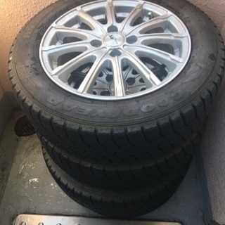 スタッドレスタイヤ 175/65R15 グッドイヤー アイスナビ6 アクア フィット等