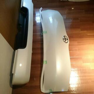 この出品の品は決まりました❗有難うございました。【ハイエース】(200系・5型)【〈純正〉Fボンネット・Rバンパー 】 