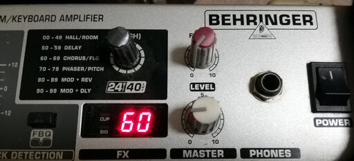 ベリンガー◇キーボードアンプ K900FX ULTRATONE ミキサー内蔵型