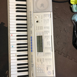 CASIOのキーボードです。