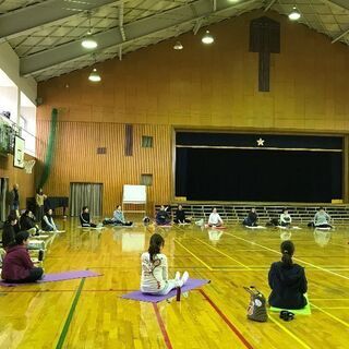 宝塚南口駅徒歩一分の南口会館でヨガレッスンまたは出張レッスンも受付中！ - 宝塚市