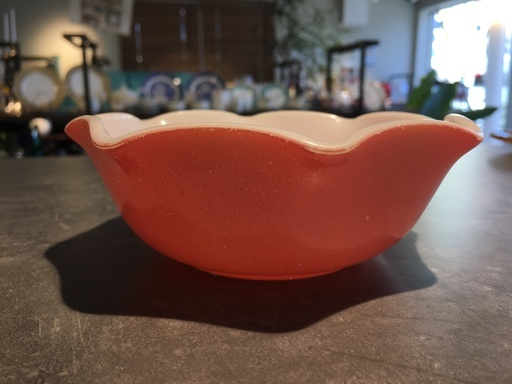 Fire King ファイヤーキング ミルクガラス ピンク 皿 ディスプレイ 雑貨 アメリカ雑貨 中古品 オトワリバース 宇都宮の食器 その他 の中古あげます 譲ります ジモティーで不用品の処分