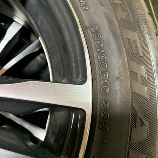 205 60 16   ヴォクシー ノア 車検用などに 溝あり