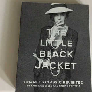 [amazonでの中古価格帯が20.000前後]THE LITTLE BLACK JACKET シャネル 写真集 steidl