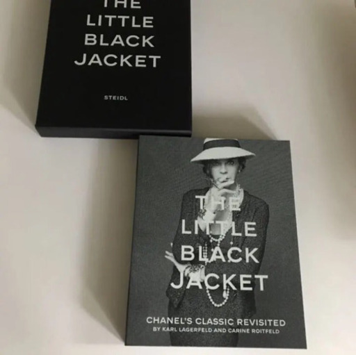 amazonでの中古価格帯が20.000前後]THE LITTLE BLACK JACKET シャネル